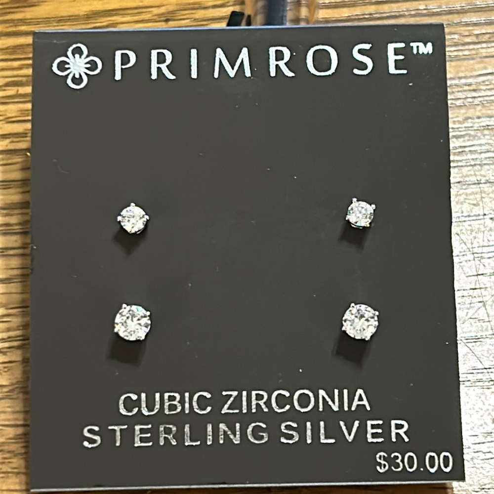 Primrose Sterling silver stud earrings BNWT